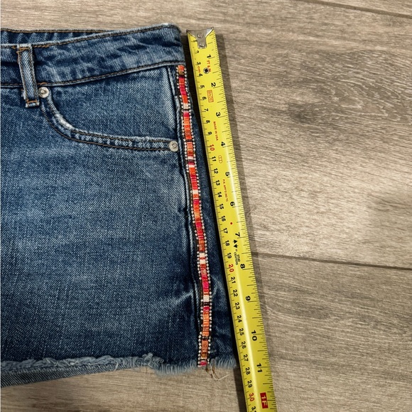 Women’s Zara Beaded Denim Skort - Picture 7 of 7